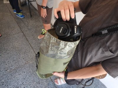 CAMERA SHOULDER